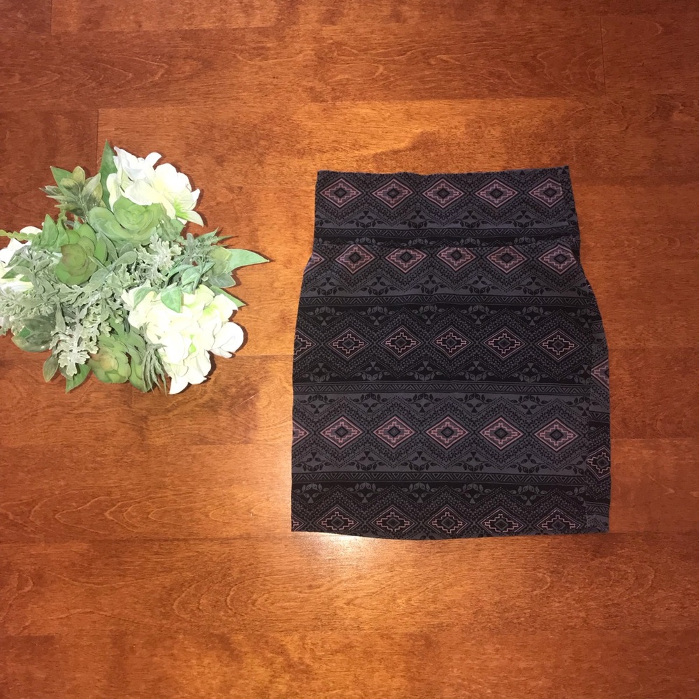 Charlotte Russe Pink & Grey Tribal Patterned Skirt